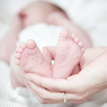 4 consejos para dar prioridad a su bienestar cuando hay un recién nacido cerca